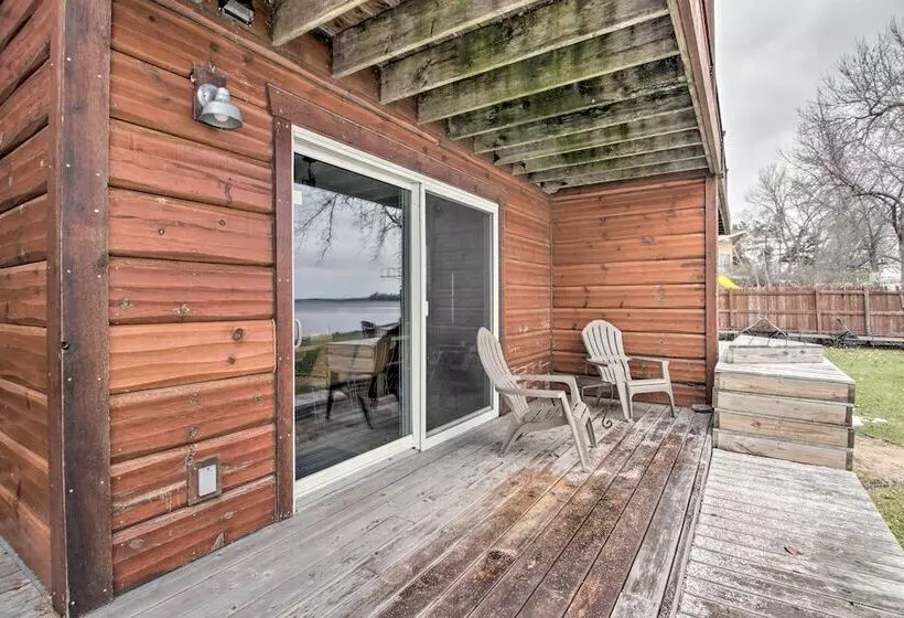 Pelican Lake Retreat W/ Fire Pit, Dock & Grill!