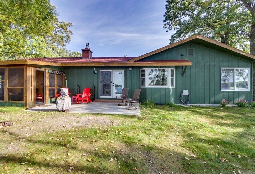 Lakefront Walker Home W/ Boat Dock & Lift!