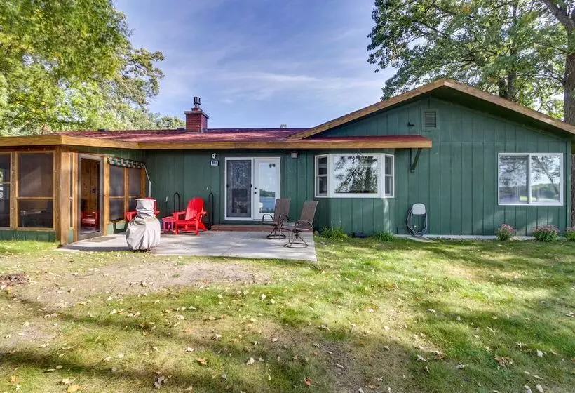 Lakefront Walker Home W/ Boat Dock & Lift!