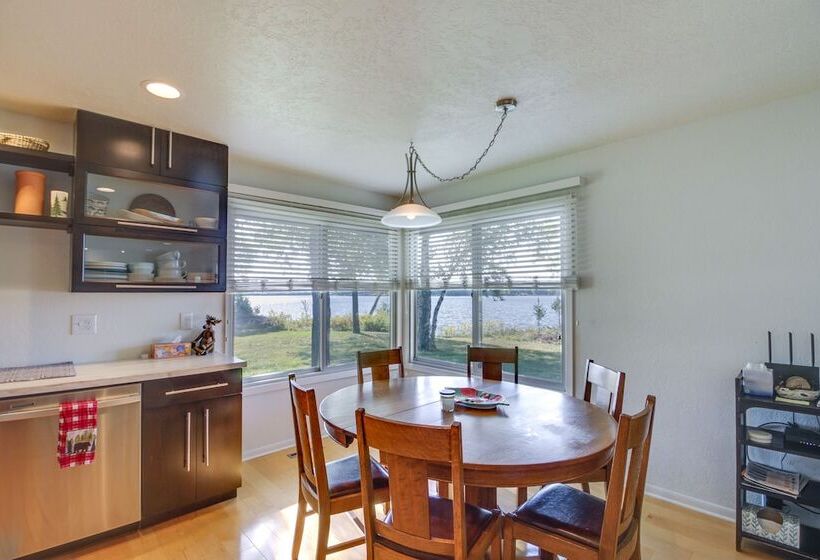 Lakefront Walker Home W/ Boat Dock & Lift!