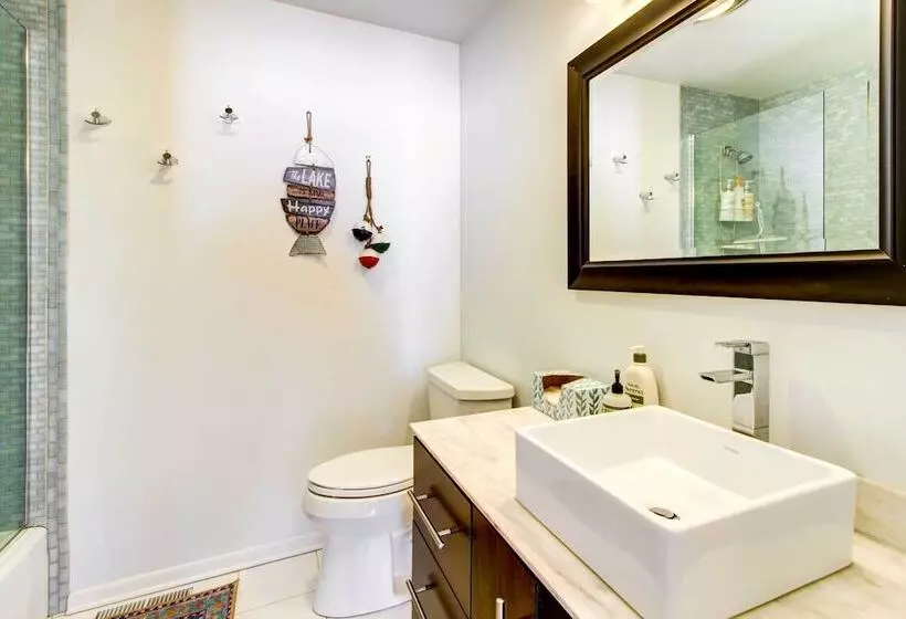 Lakefront Walker Home W/ Boat Dock & Lift!