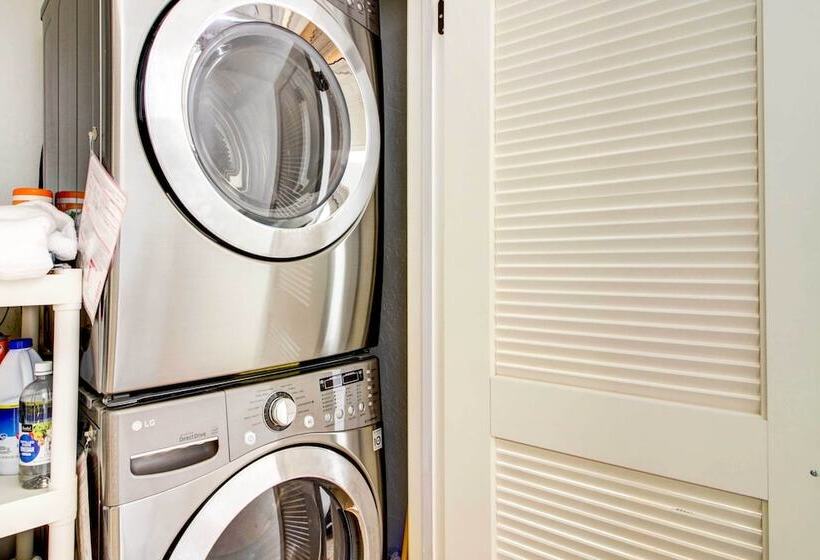 Lakefront Walker Home W/ Boat Dock & Lift!