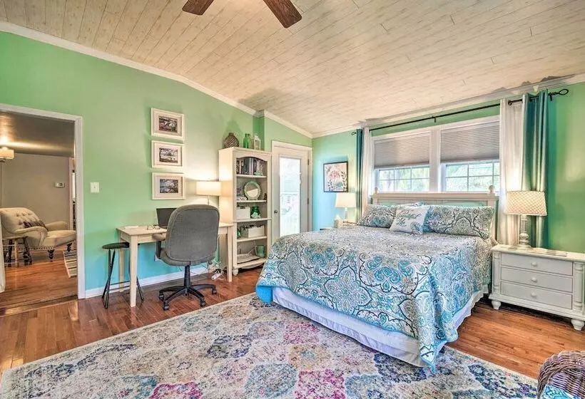 Lakeside Kent Home W/ Pier + Boat Ramp Access