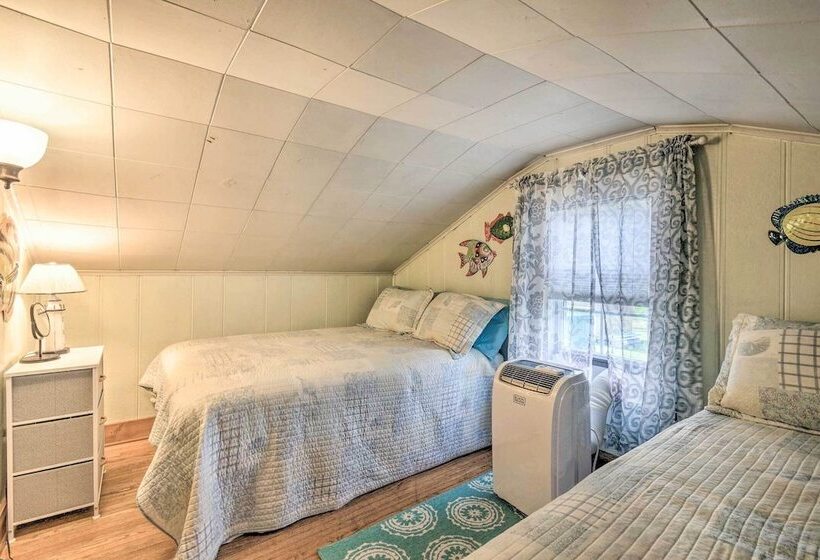 Lakeside Kent Home W/ Pier + Boat Ramp Access