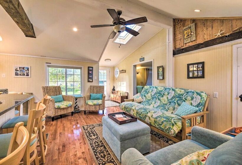 Lakeside Kent Home W/ Pier + Boat Ramp Access