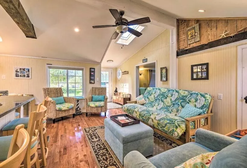 Lakeside Kent Home W/ Pier + Boat Ramp Access