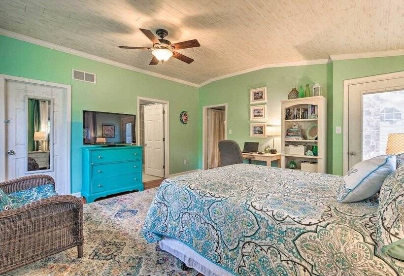 Lakeside Kent Home W/ Pier + Boat Ramp Access