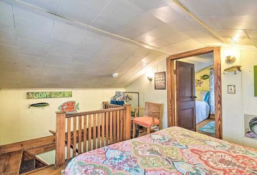 Lakeside Kent Home W/ Pier + Boat Ramp Access