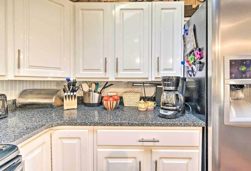 Lakeside Kent Home W/ Pier + Boat Ramp Access