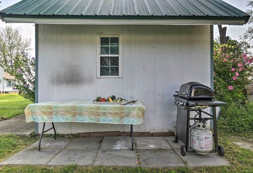 Lakeside Kent Home W/ Pier + Boat Ramp Access