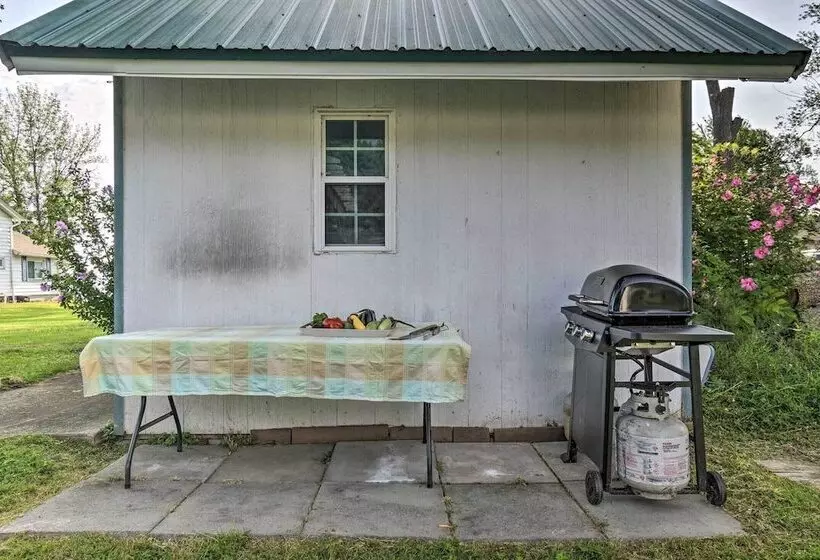 Lakeside Kent Home W/ Pier + Boat Ramp Access