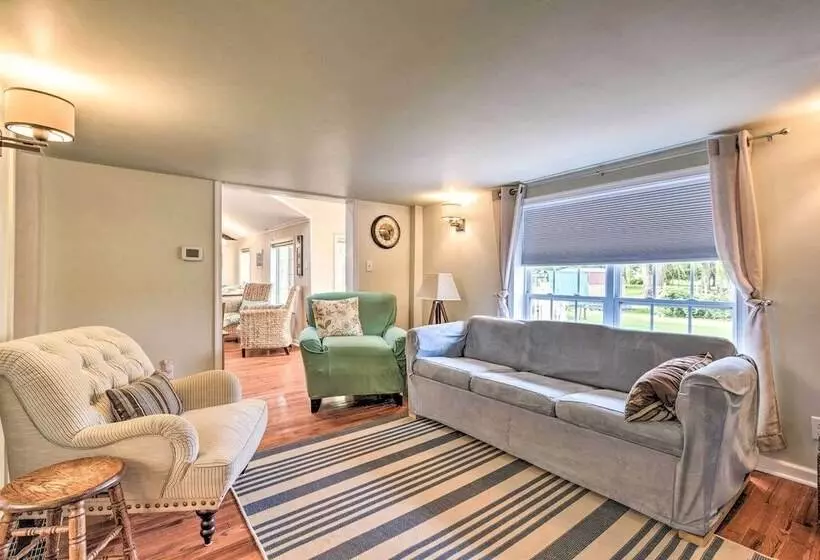 Lakeside Kent Home W/ Pier + Boat Ramp Access