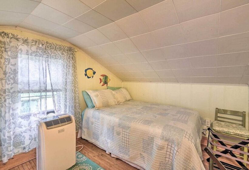 Lakeside Kent Home W/ Pier + Boat Ramp Access