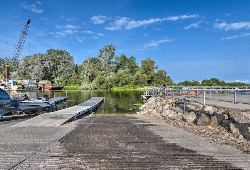 Lakeside Kent Home W/ Pier + Boat Ramp Access