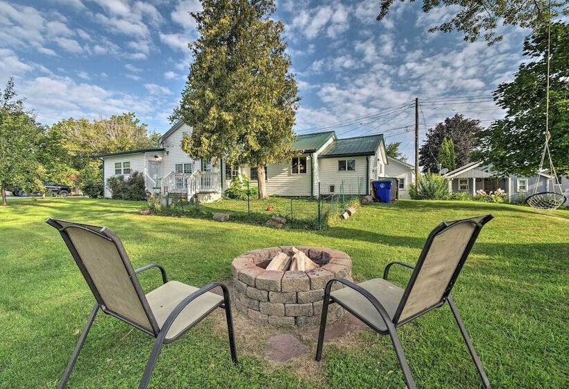 Lakeside Kent Home W/ Pier + Boat Ramp Access