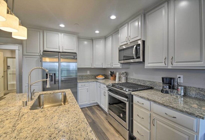 Modern Ocean Shores Home, 2 Mi To Beach!