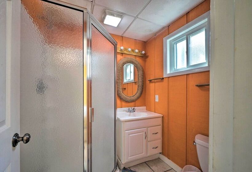 Peaceful Cottage By The Sea Oceanfront Home!