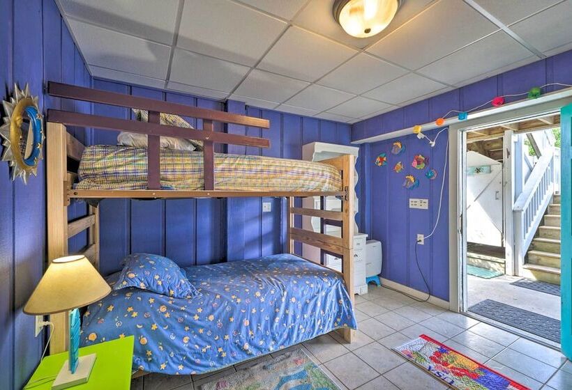 Peaceful Cottage By The Sea Oceanfront Home!