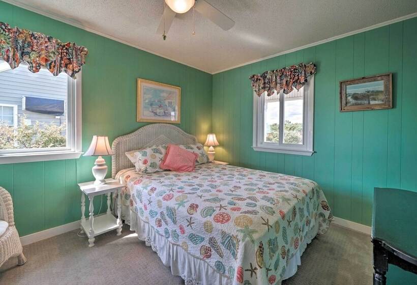 Peaceful Cottage By The Sea Oceanfront Home!