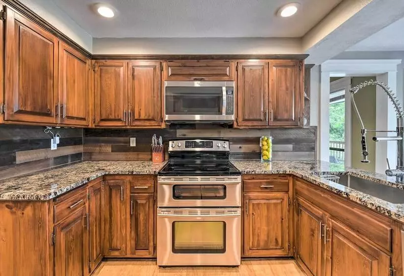 Peaceful Ranch Style Camano Home On 5 Acres!