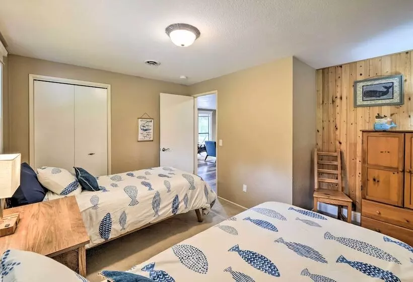 Peaceful Ranch Style Camano Home On 5 Acres!