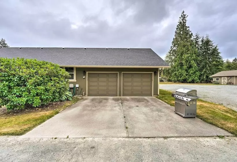 Peaceful Ranch Style Camano Home On 5 Acres!