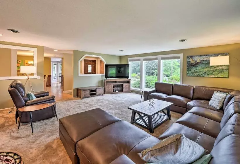 Peaceful Ranch Style Camano Home On 5 Acres!