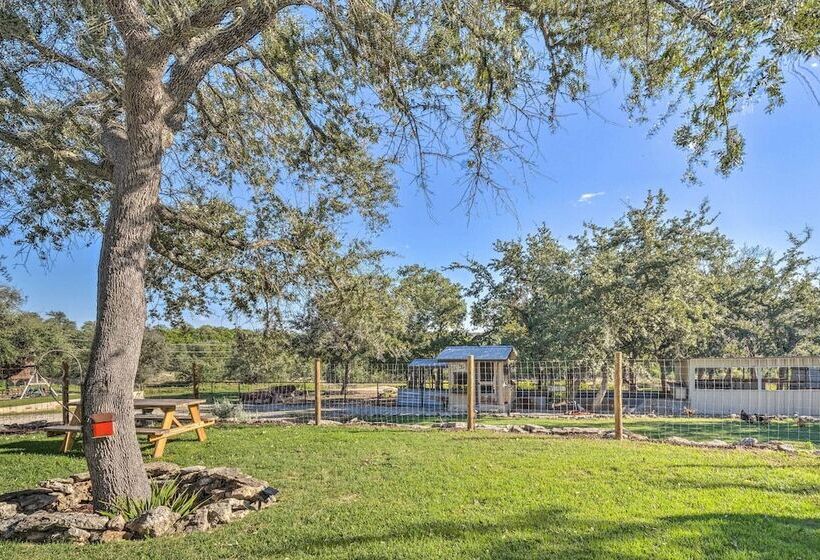 Quaint Texas Home < 2 Mi To Lake Georgetown!