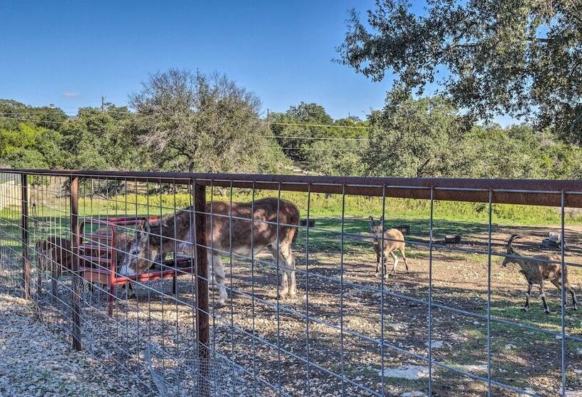 Quaint Texas Home < 2 Mi To Lake Georgetown!