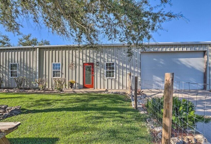 Quaint Texas Home < 2 Mi To Lake Georgetown!