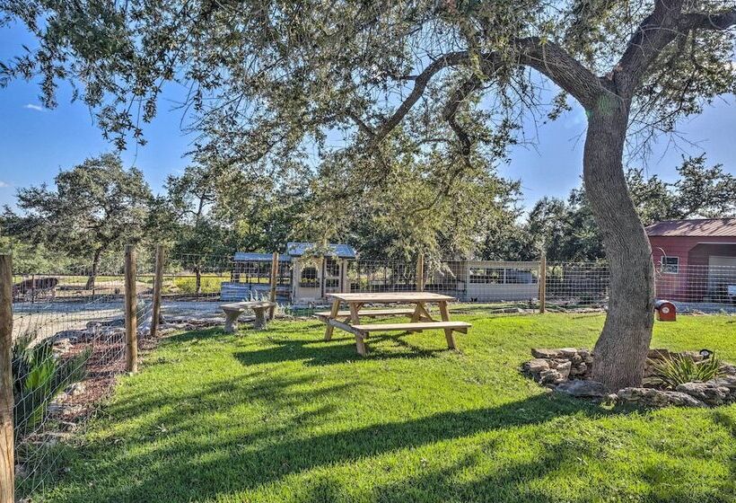 Quaint Texas Home < 2 Mi To Lake Georgetown!