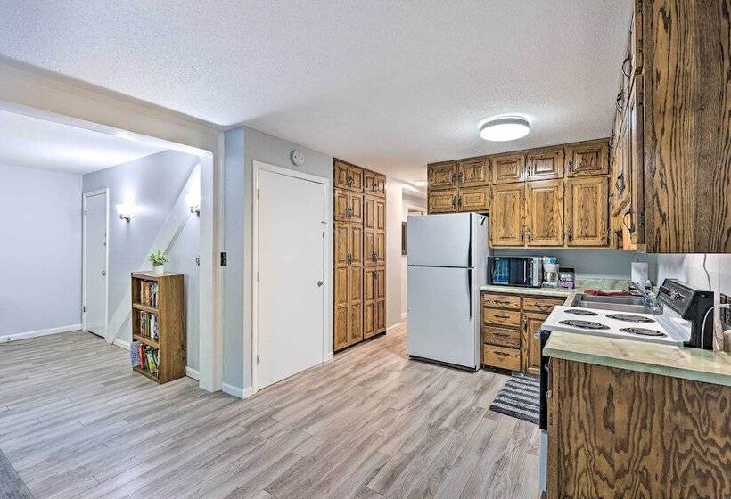 Roan Mountain Creekside Cabin: Hike & Fish!