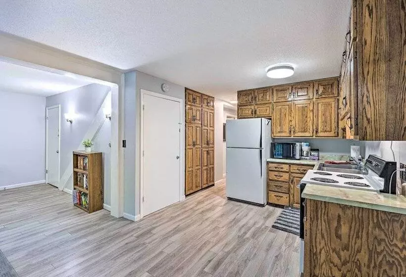 Roan Mountain Creekside Cabin: Hike & Fish!