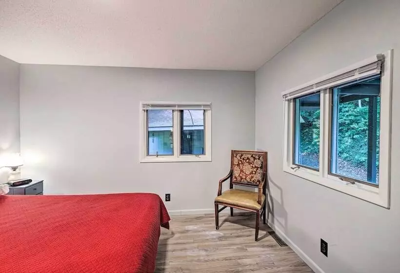 Roan Mountain Creekside Cabin: Hike & Fish!