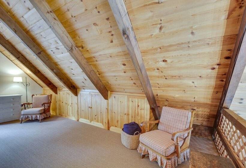 Rustic, Cozy Cabin W/ Easy Ski And Beach Access!