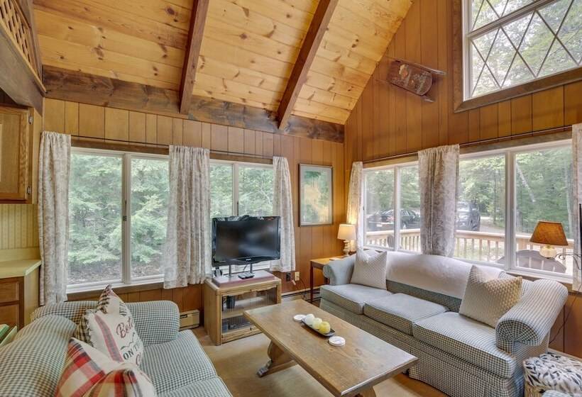 Rustic, Cozy Cabin W/ Easy Ski And Beach Access!