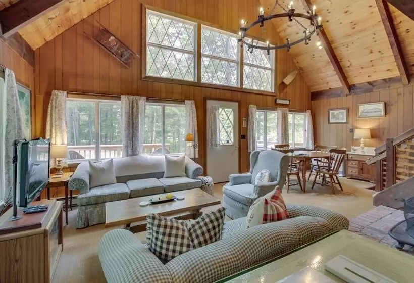 Rustic, Cozy Cabin W/ Easy Ski And Beach Access!