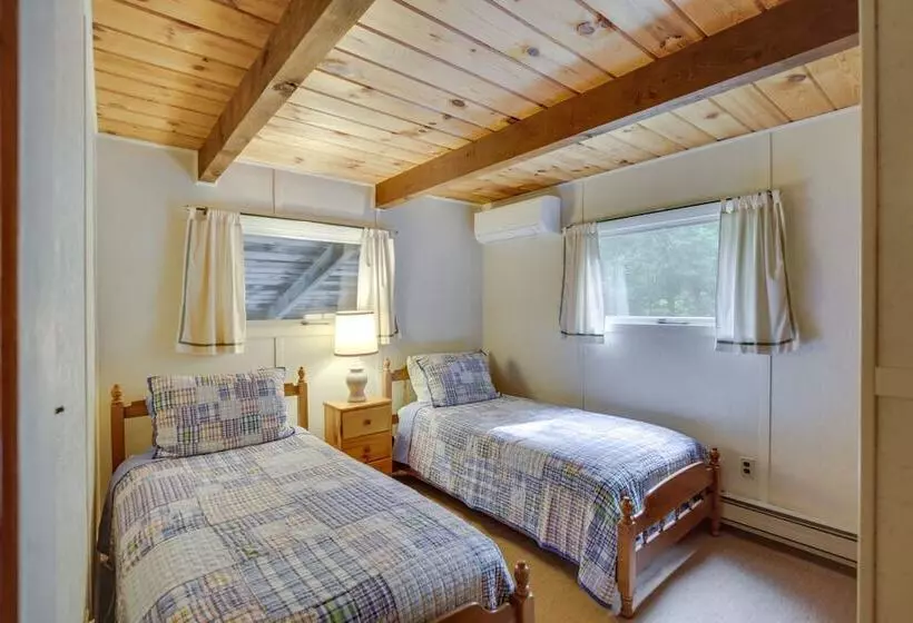 Rustic, Cozy Cabin W/ Easy Ski And Beach Access!