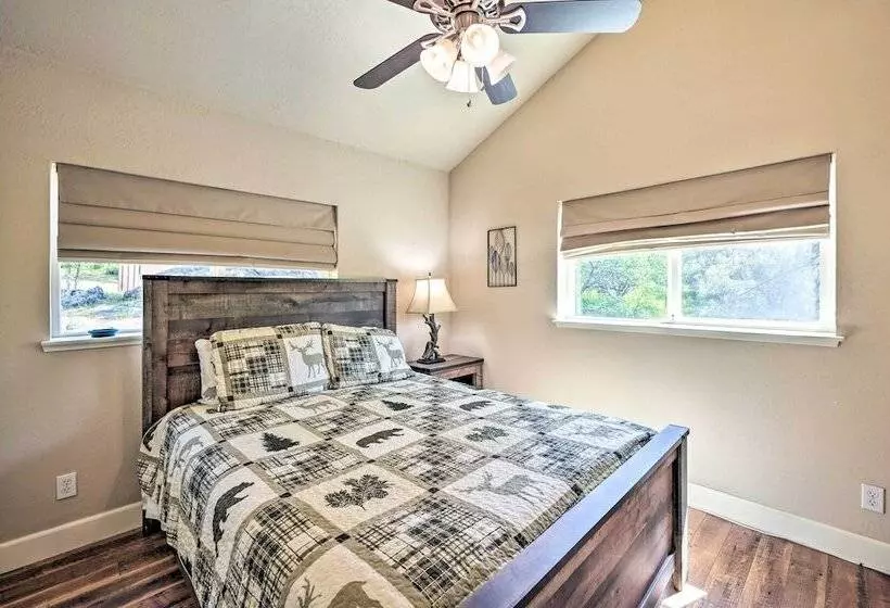 Luxury Retreat In Natl Forest Near Lakes & Trails