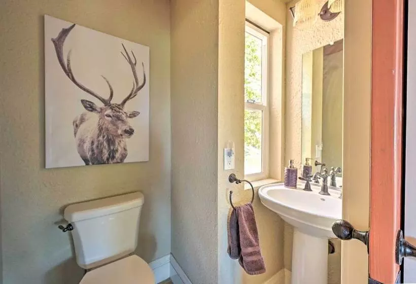 Luxury Retreat In Natl Forest Near Lakes & Trails