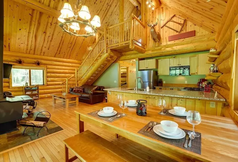 Secluded Log Cabin In Nw Michigan: Hot Tub & Deck