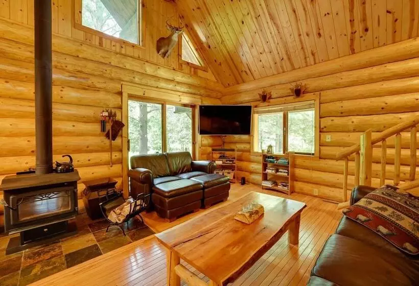 Secluded Log Cabin In Nw Michigan: Hot Tub & Deck