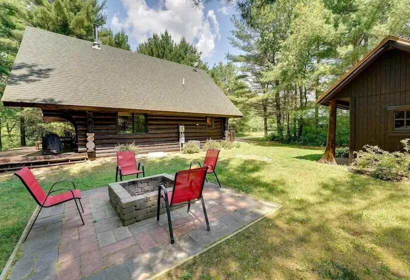 Secluded Log Cabin In Nw Michigan: Hot Tub & Deck