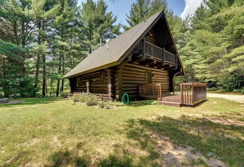 Secluded Log Cabin In Nw Michigan: Hot Tub & Deck