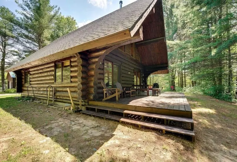 Secluded Log Cabin In Nw Michigan: Hot Tub & Deck