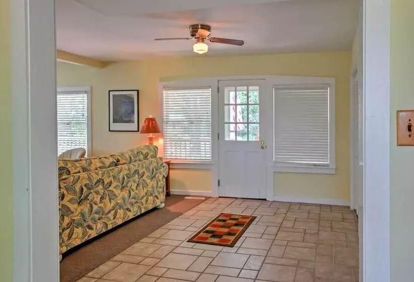 Secluded & Quiet Coastal Home: 1 Mile To Boat Ramp