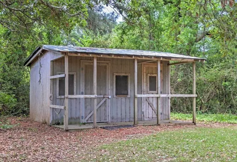 Secluded & Quiet Coastal Home: 1 Mile To Boat Ramp