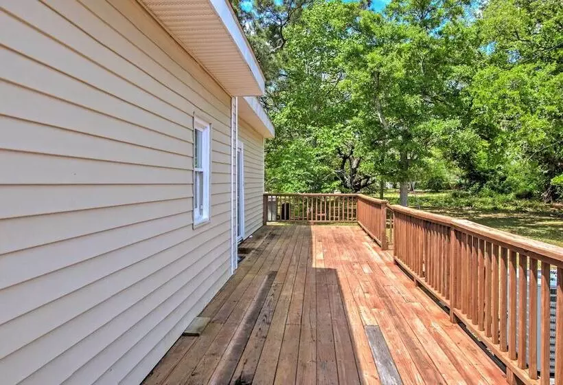 Secluded & Quiet Coastal Home: 1 Mile To Boat Ramp