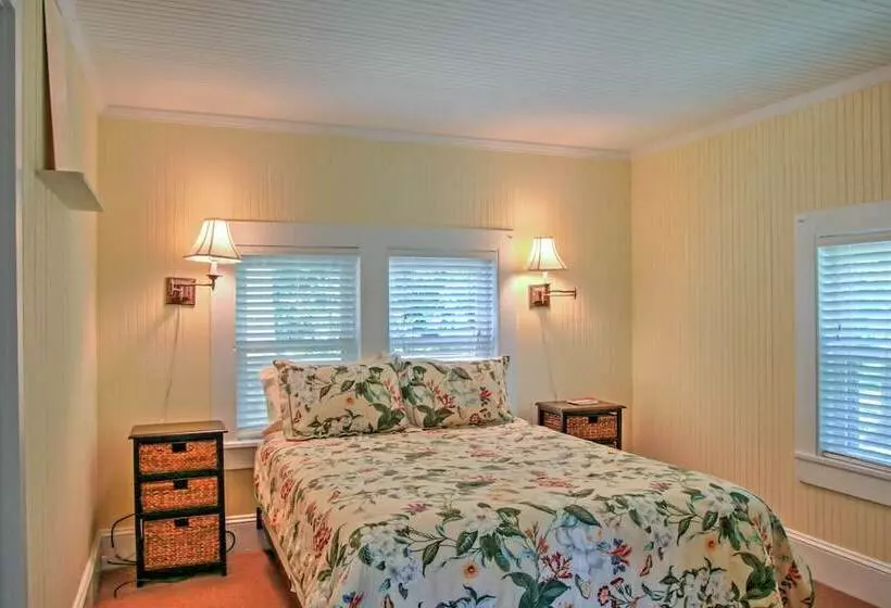 Secluded & Quiet Coastal Home: 1 Mile To Boat Ramp