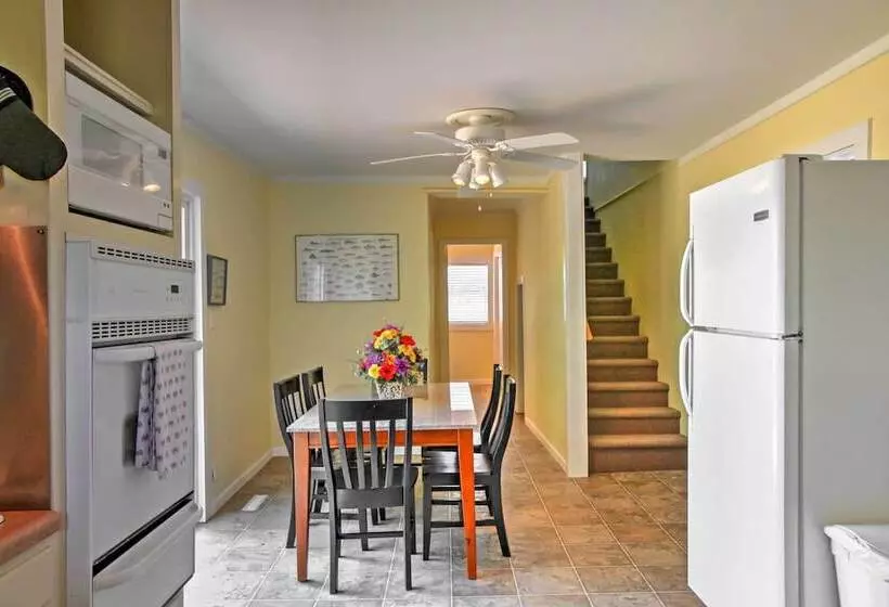 Secluded & Quiet Coastal Home: 1 Mile To Boat Ramp